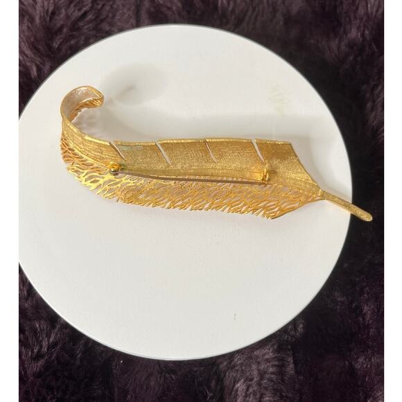 Vintage two tone curled feather brooch - Picture 3 of 4